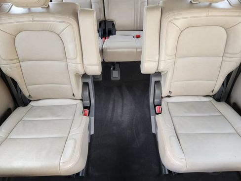 Certified 2023 Lincoln Navigator L Reserve AWD/4WD image 15