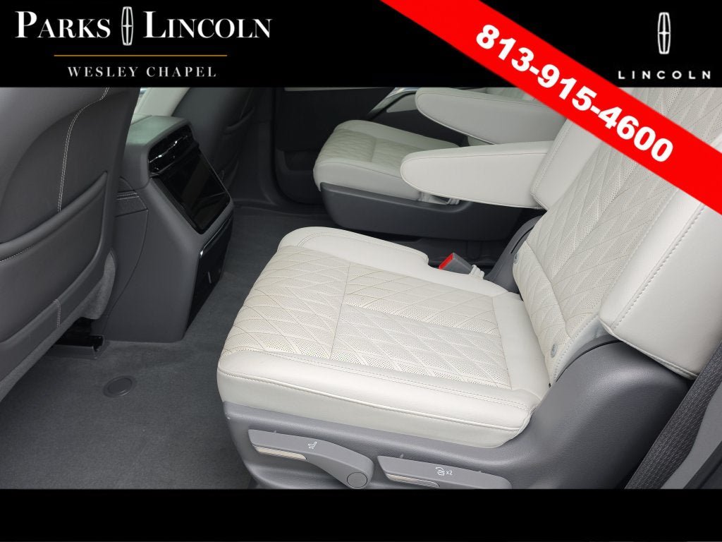 Used 2026 Cadillac Escalade IQ Sport 1 w/ LPO, ONYX Package AWD/4WD image 15