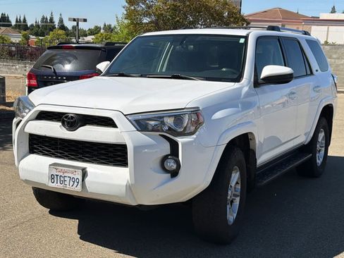 Used 2019 Toyota 4Runner SR5 AWD/4WD image 1