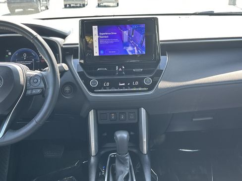 Used 2024 Toyota Corolla Cross AWD Hybrid w/ Convenience Package image 30