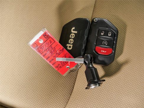 Used 2018 Jeep Wrangler Unlimited Sport S AWD/4WD image 22