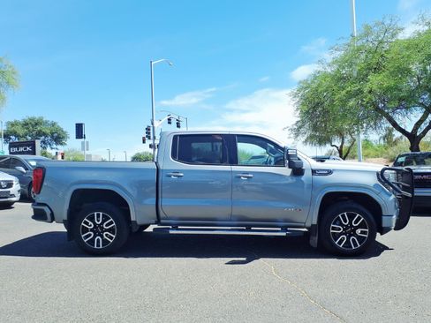 Used 2024 GMC Sierra 1500 AT4 w/ Technology Package AWD/4WD image 4