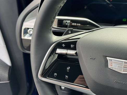 Used 2024 Cadillac Lyriq Luxury AWD/4WD image 19