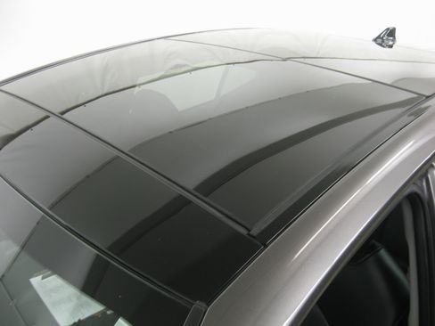 Used 2023 Toyota Camry XLE image 23