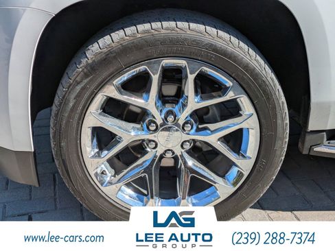 Used 2017 GMC Yukon SLE w/ Convenience Package image 9