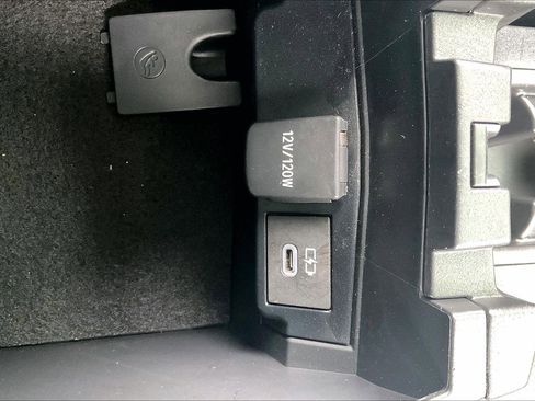 Used 2024 Toyota Corolla Cross LE image 38