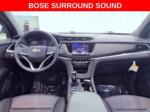 Used 2025 Cadillac XT6 Luxury FWD image 10