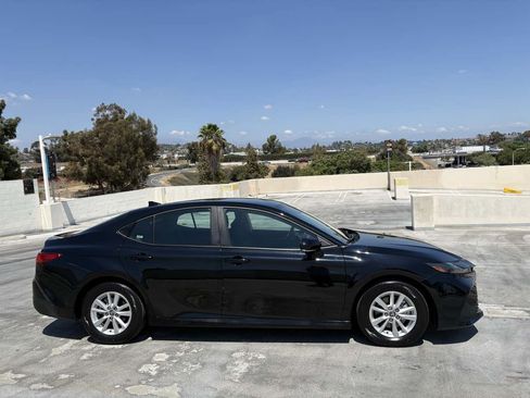 Used 2026 Toyota Camry LE FWD image 34