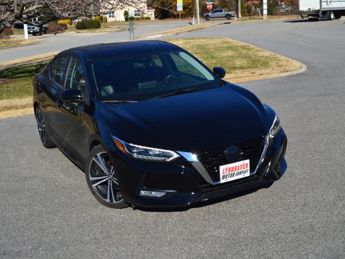 Used 2021 Nissan Sentra SR w/ SR Premium Package image 22