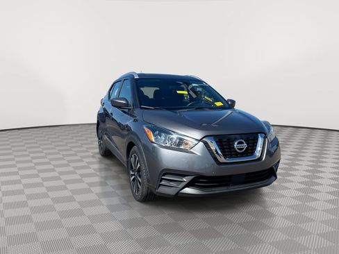 Used 2020 Nissan Kicks SV FWD image 3