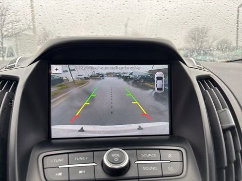 Used 2019 Ford Escape SEL image 3