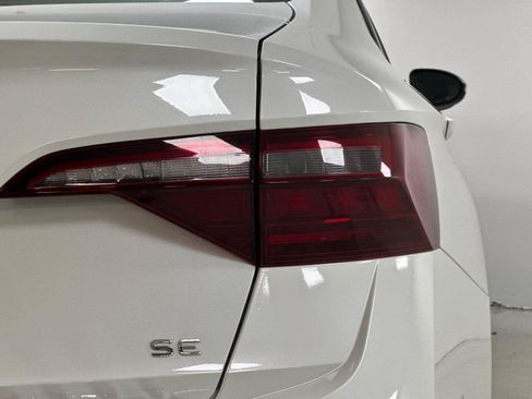 Used 2023 Volkswagen Jetta SE w/ Panoramic Sunroof Package FWD image 24