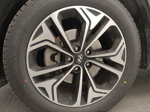 Used 2019 Hyundai Santa Fe FWD image 31