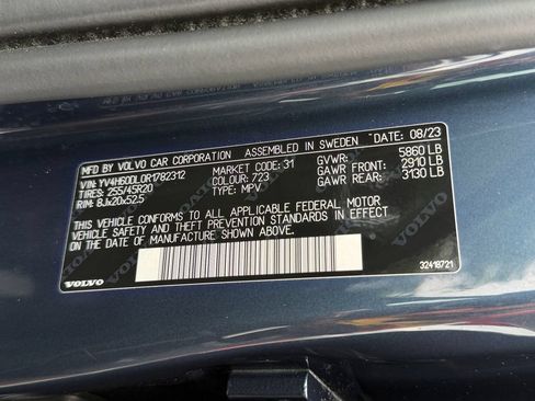 Used 2024 Volvo XC60 T8 Plus w/ Climate Package AWD/4WD image 30