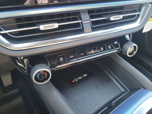 New 2026 Chevrolet Equinox EV LT image 11