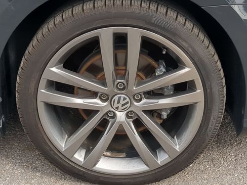 Used 2017 Volkswagen Passat 1.8T R-Line image 11