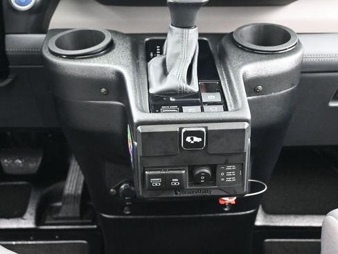 Used 2024 Toyota Sienna XLE image 29