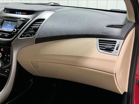 Used 2014 Hyundai Elantra SE w/ Option Group 02 FWD image 16