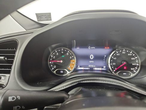 Used 2019 Jeep Renegade Altitude w/ UConnect 8.4 Nav Group AWD/4WD image 16