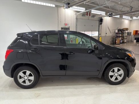 Used 2019 Chevrolet Trax LS w/ Tint and Cruise Package image 9