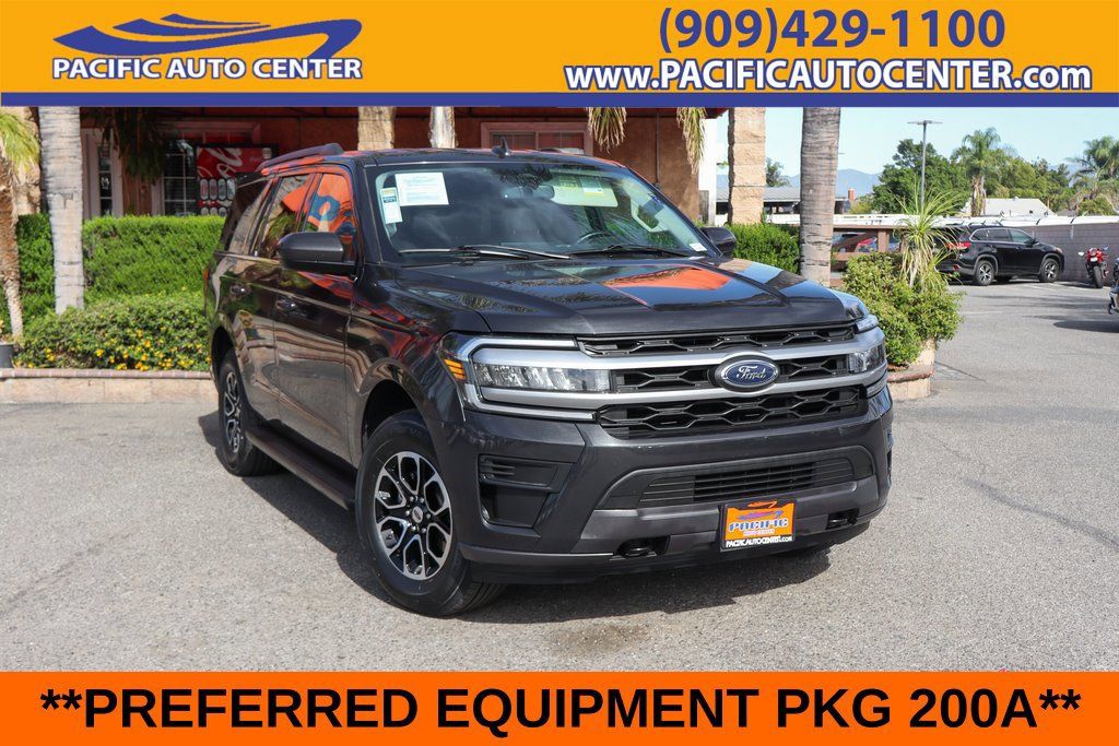 Used 2022 Ford Expedition XLT AWD/4WD image 1
