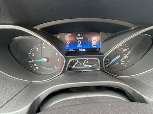 Used 2018 Ford Focus SE w/ Cold Weather Package image 14