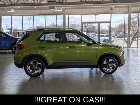 Used 2024 Hyundai Venue SEL image 9
