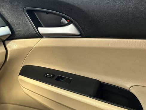 Used 2012 Honda Accord LX image 19