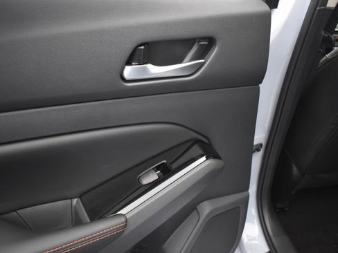 New 2025 Nissan Altima 2.5 SR image 15