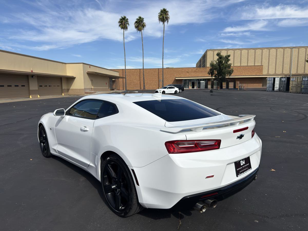 Used 2018 Chevrolet Camaro SS RWD image 5