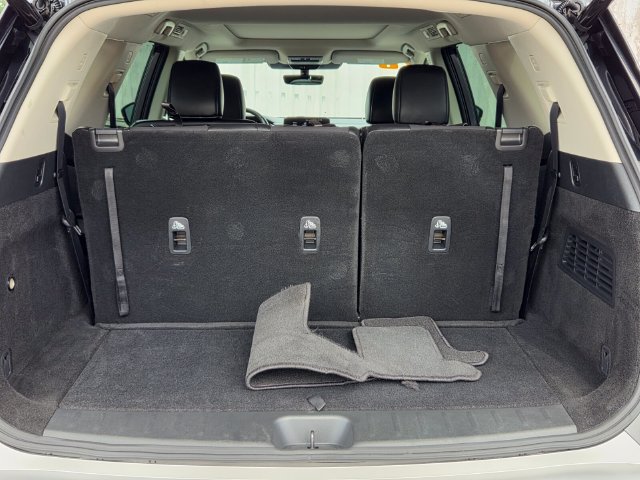 Used 2025 Nissan Pathfinder SL w/ SL Premium Package FWD image 17