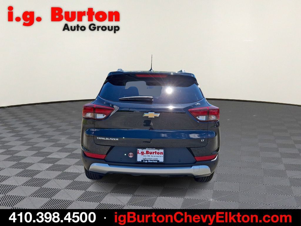 Used 2026 Chevrolet TrailBlazer LT w/ Convenience Package FWD image 5