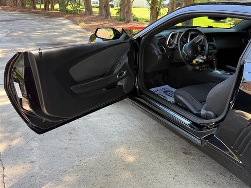 Used 2011 Chevrolet Camaro SS RWD image 37