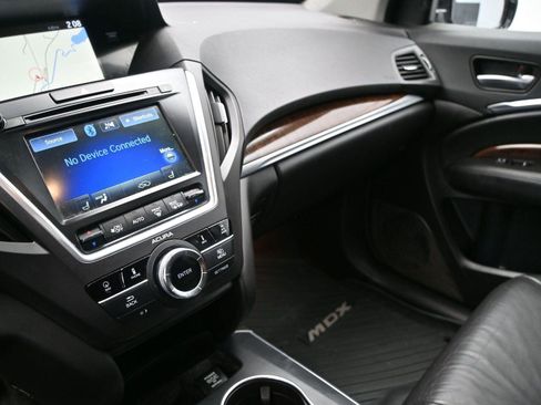 Used 2017 Acura MDX SH-AWD w/ Technology Package image 4