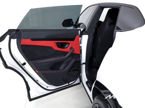 Used 2023 Lamborghini Urus S image 16