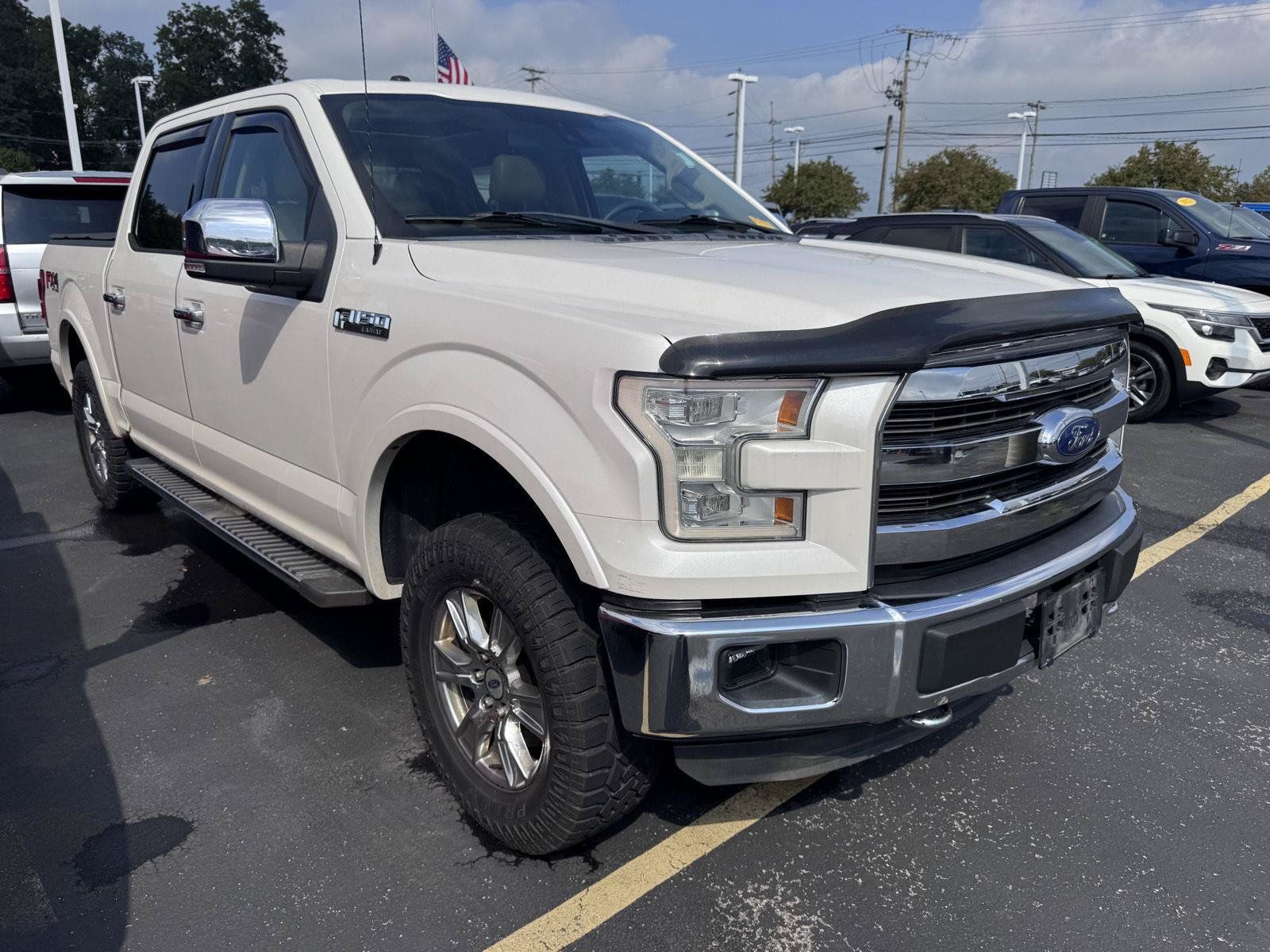 Used 2015 Ford F150 Lariat w/ Equipment Group 502A Luxury AWD/4WD image 2