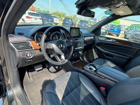 Used 2018 Mercedes-Benz GLS 450 4MATIC w/ Premium Package image 9