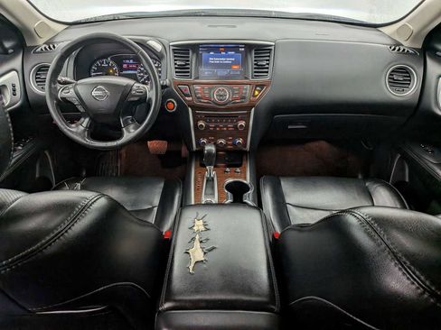 Used 2017 Nissan Pathfinder Platinum w/ Midnight Edition Package image 16