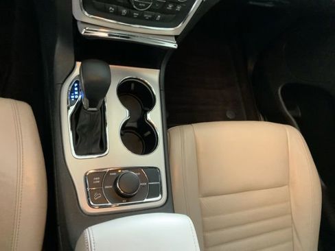 Used 2018 Jeep Grand Cherokee Limited AWD/4WD image 20