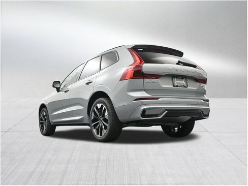 New 2026 Volvo XC60 B5 Plus AWD/4WD image 23