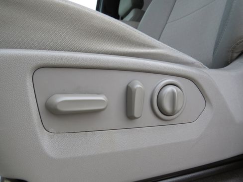 Used 2021 Chevrolet Silverado 1500 LT image 19