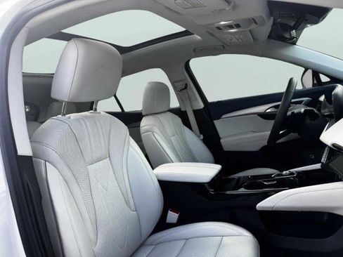 Used 2024 Buick Envision Avenir image 51