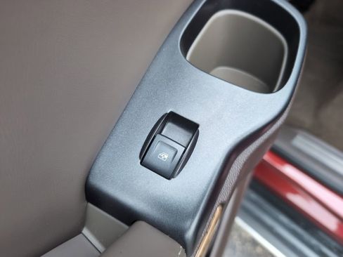 Used 2016 GMC Yukon Denali w/ Enhanced Security Package image 11