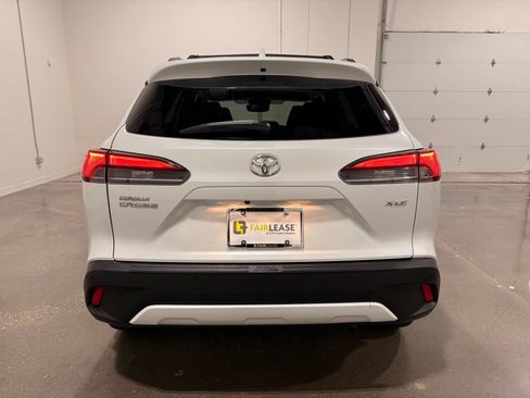 Used 2024 Toyota Corolla Cross XLE w/ Convenience Package FWD image 6