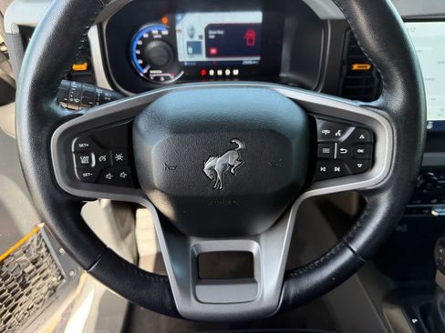 Used 2023 Ford Bronco Badlands AWD/4WD image 17