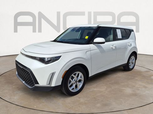 Used 2025 Kia Soul LX w/ LX Technology Package FWD image 6
