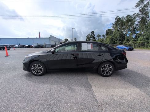 Used 2024 Kia Forte LXS FWD image 5