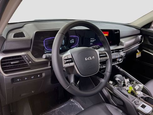 New 2025 Kia Telluride S image 9