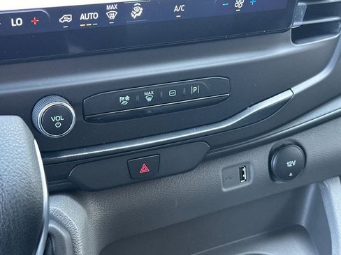 New 2026 Ford Transit 250 148 Medium Roof w/ Load Area Protection Package image 19