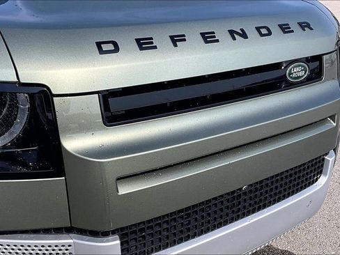 Used 2023 Land Rover Defender 130 SE image 30